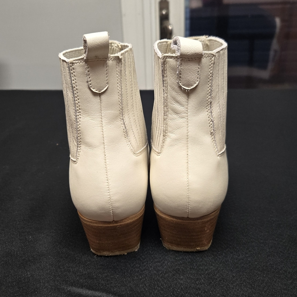 Marc Fisher Ltd Yarita Bootie Ivory Bone Western Chelsea Boot Hipster 8.5 - Picture 3 of 8